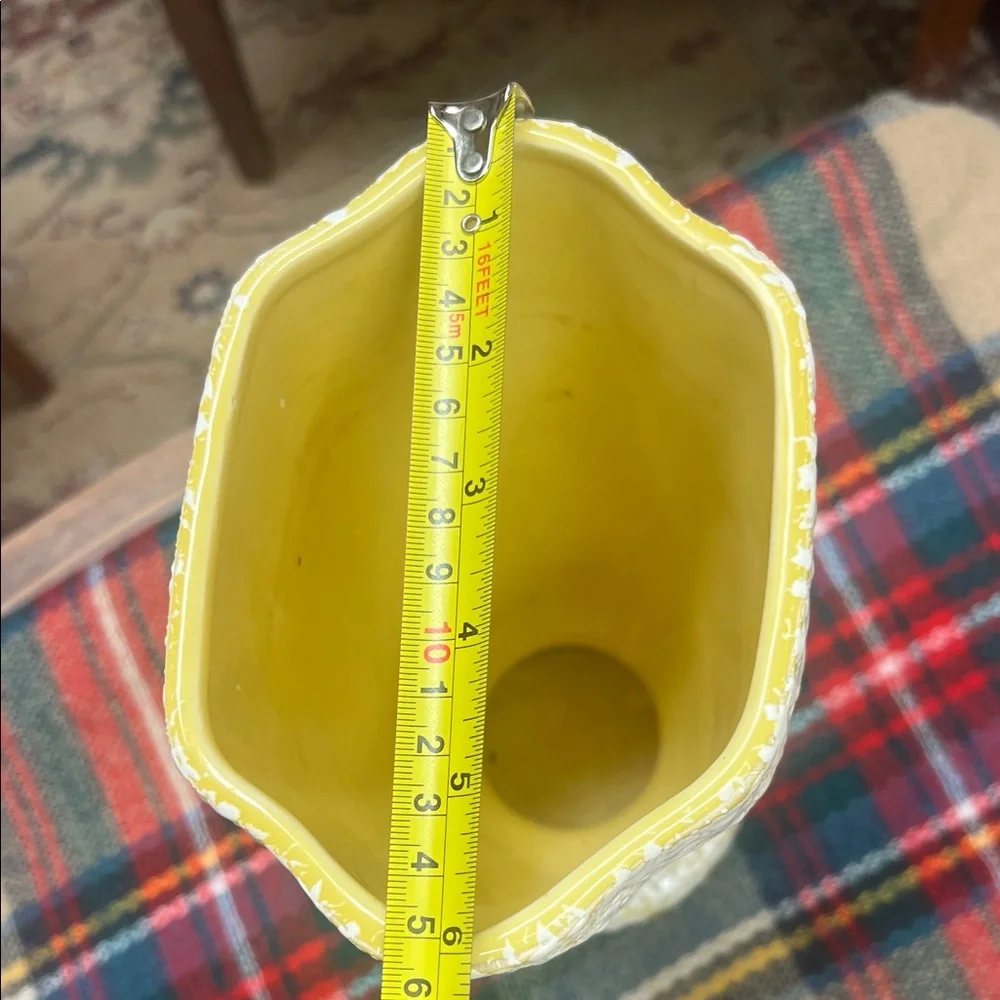 VTG MCM Textured Popcorn/Splatter Vase in White and Yellow - Picture 8 of 8